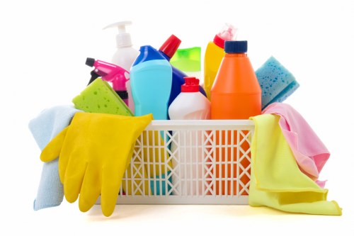 Regular cleaning service for Earlscourt homes and flats